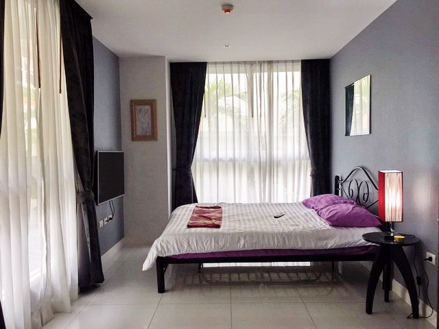 Condominium for sale Pratumnak Hill Pattaya showing the bedroom