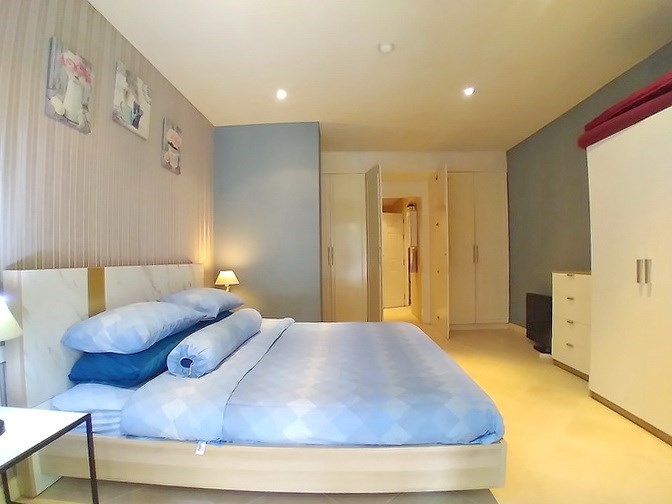 Condominium for sale Pratumnak Hill showing the bedroom suite Condominium for sale Pratumnak Hill showing the bedroom suite
