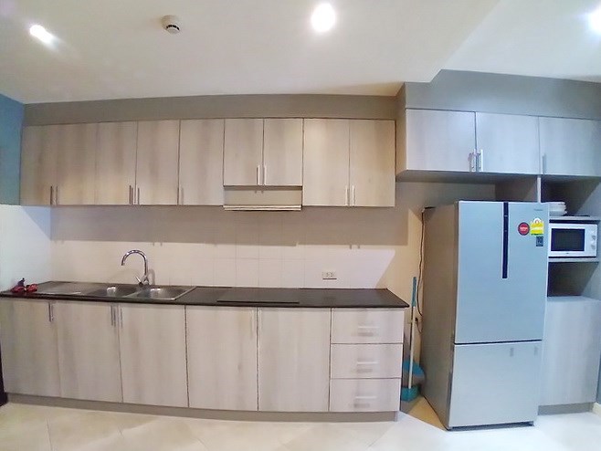 Condominium for sale Pratumnak Hill showing the kitchen Condominium for sale Pratumnak Hill showing the kitchen