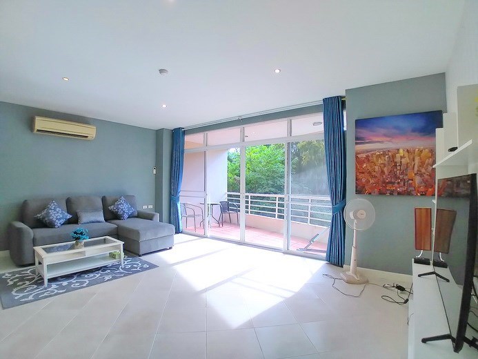 Condominium for sale Pratumnak Hill showing the living room Condominium for sale Pratumnak Hill showing the living room