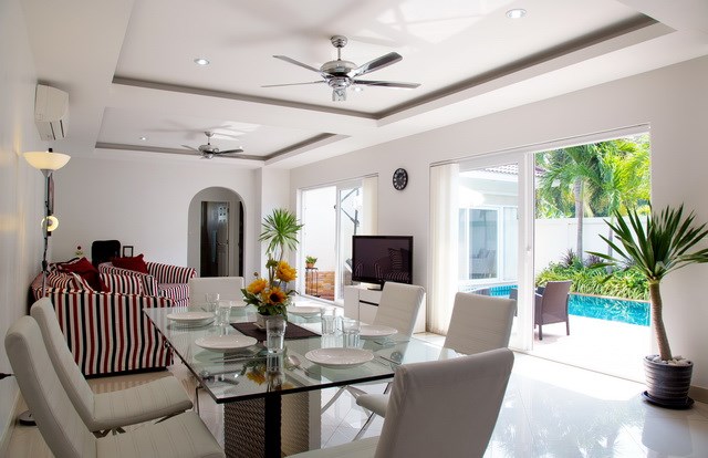 House For Sale Huay Yai showing the living and dining areas House For Sale Huay Yai showing the living and dining areas