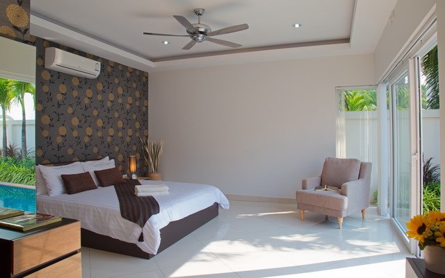 House For Sale Huay Yai showing the master bedroom House For Sale Huay Yai showing the master bedroom
