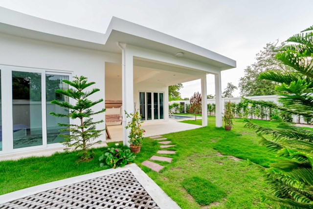 House for Sale Silverlake Pattaya showing the house and garden 