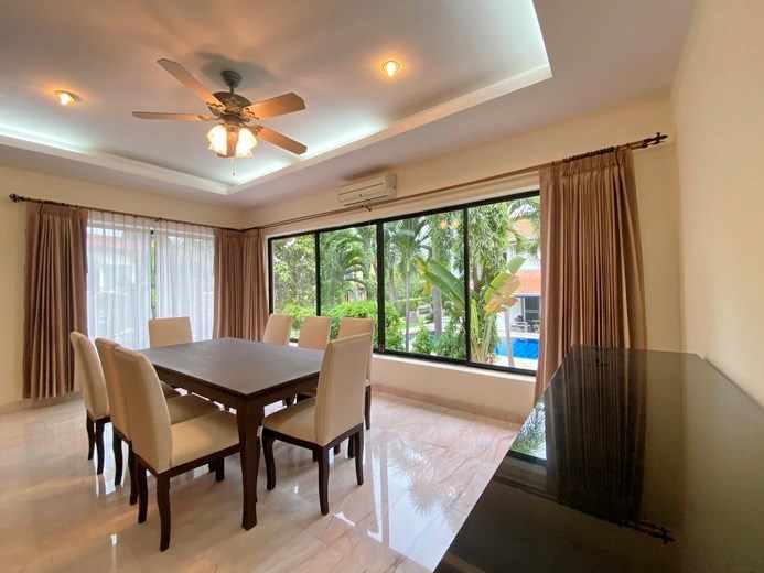 House for rent East Pattaya showing the dining area 