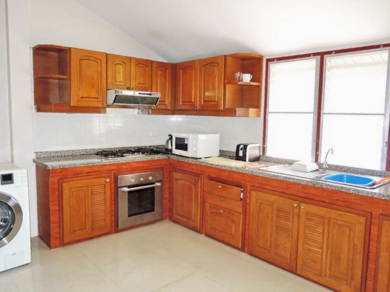 House for rent East Pattaya showing the kitchen 