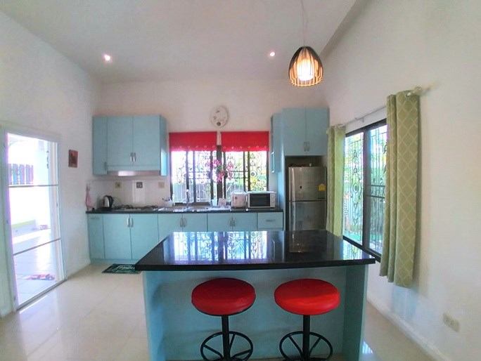 House for rent East Pattaya showing the kitchen  