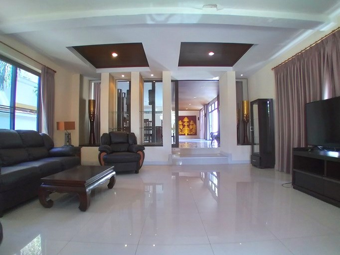 House for rent East Pattaya showing the living area 