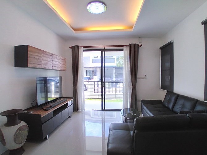 House for rent East Pattaya showing the living room 