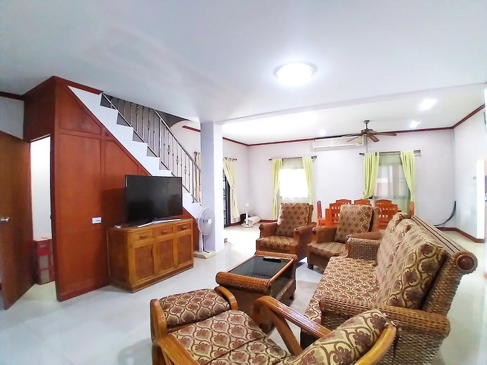 House for rent South Pattaya showing the living room 