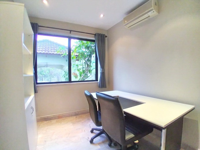 House for rent East Pattaya showing the office 