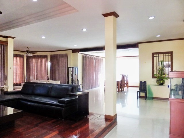 House for rent East Pattaya showing the open plan concept 