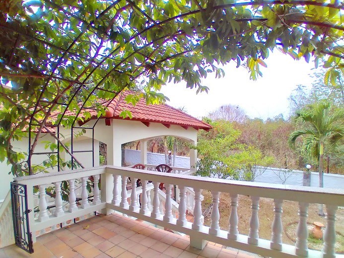 House for rent East Pattaya showing the sala