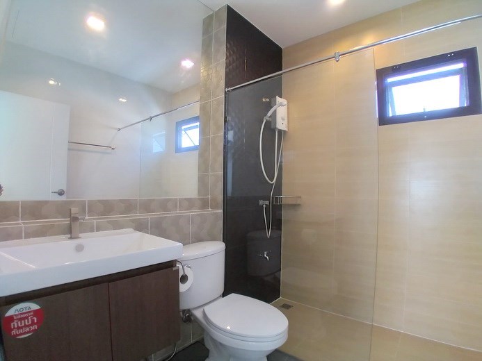 House for rent East Pattaya showing the second bathroom 