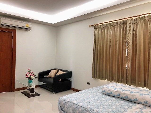 House for rent East Pattaya showing the second bedroom with living area House for rent East Pattaya showing the second bedroom with living area