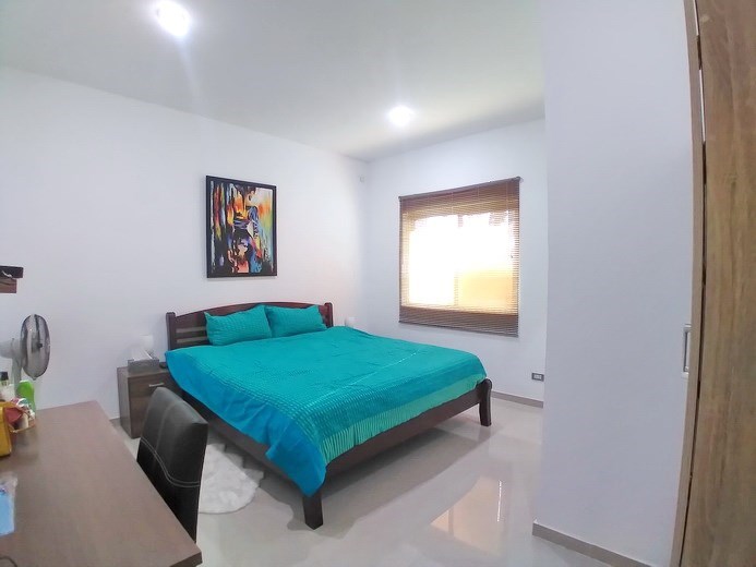 House for rent Huay Yai showing the second bedroom with office area House for rent Huay Yai showing the second bedroom with office area