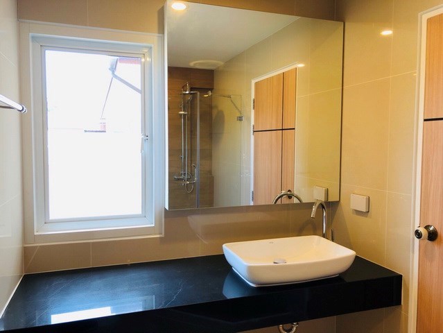 House for rent Huay Yai Pattaya showing a bathroom House for rent Huay Yai Pattaya showing a bathroom