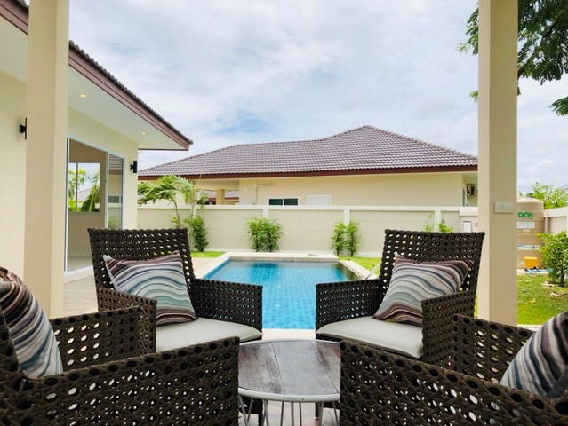 House for rent Huay Yai Pattaya showing the terrace House for rent Huay Yai Pattaya showing the terrace