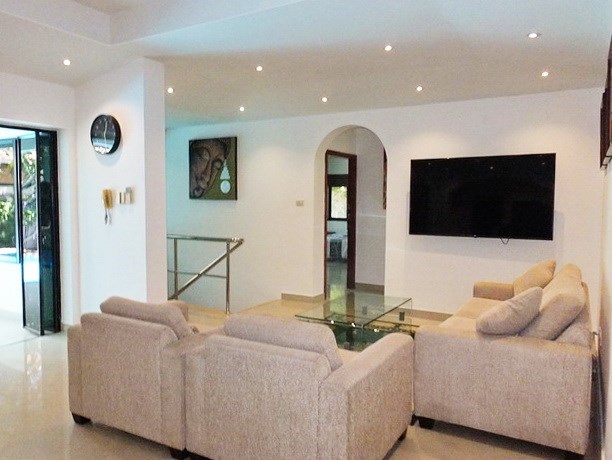 House for rent Jomtien at Jomtien Park Villas showing the living room 