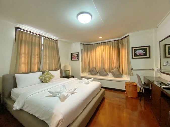 House for rent Jomtien Pattaya showing the master bedroom 