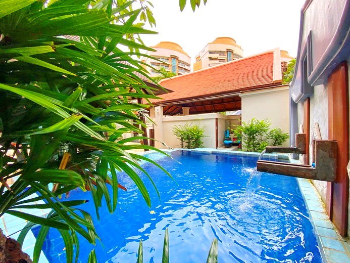 House for rent Jomtien showing the private pool 