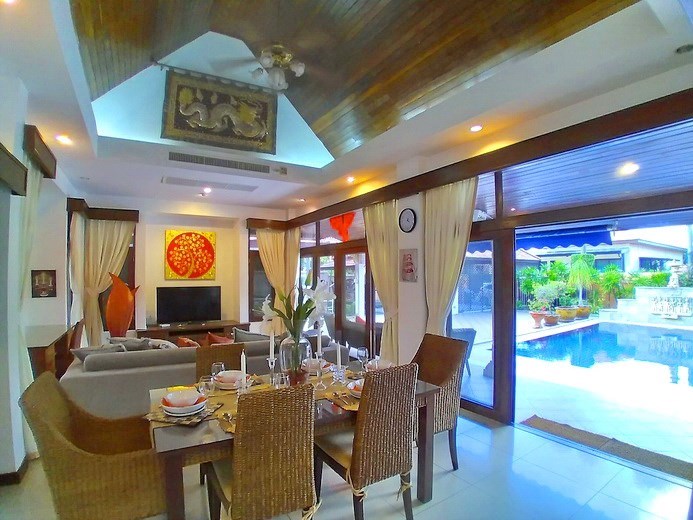 House for rent Mabprachan Pattaya showing the dining and living areas 