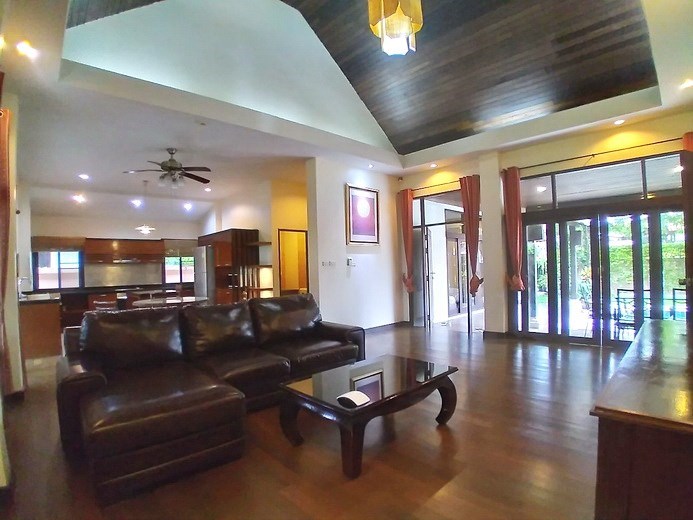 House for rent Mabprachan Pattaya showing the open plan concept 