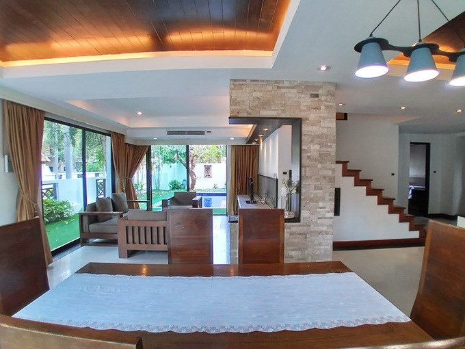 House for rent Pattaya showing the dining area House for rent Pattaya showing the dining area
