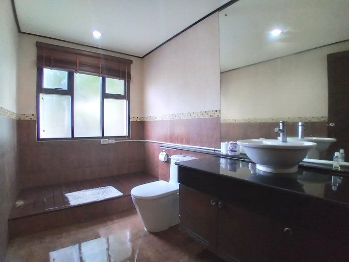 House for rent Pattaya showing the guest bathroom House for rent Pattaya showing the guest bathroom