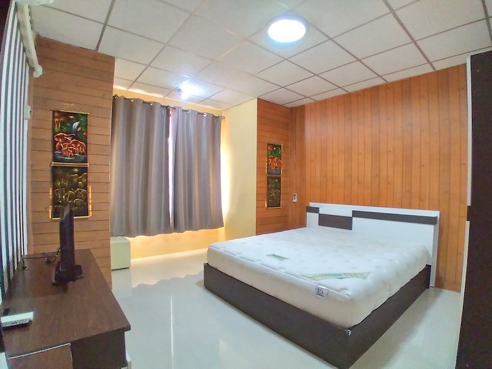 House for rent Pattaya showing the master bedroom House for rent Pattaya showing the master bedroom