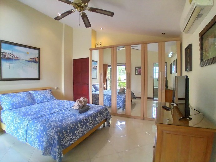 House for rent Pattaya showing the master bedroom House for rent Pattaya showing the master bedroom