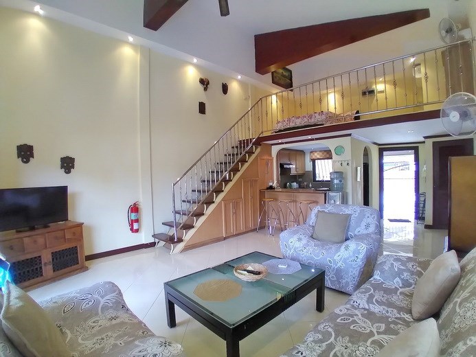 House for rent Pattaya showing the open plan living area House for rent Pattaya showing the open plan living area