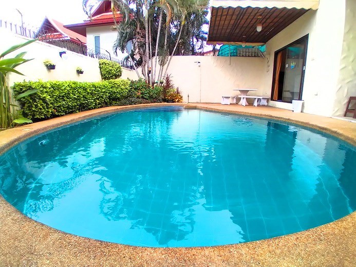 House for rent Pattaya showing the private pool House for rent Pattaya showing the private pool