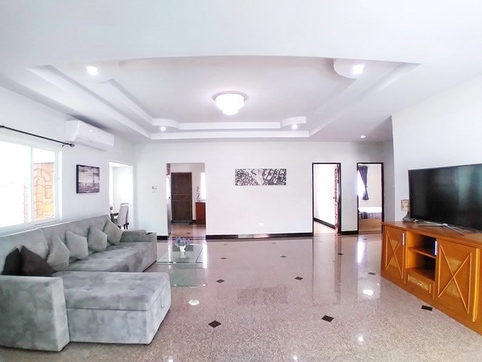 House for rent South Pattaya showing the living area House for rent South Pattaya showing the living area