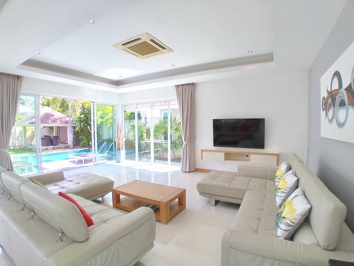 House for rent at The Vineyard Pattaya showing the living area House for rent at The Vineyard Pattaya showing the living area