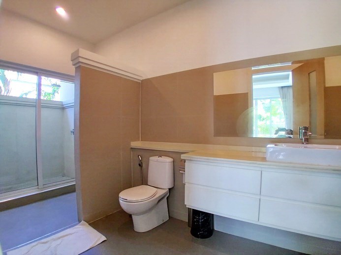 House for rent at The Vineyard Pattaya showing the second bathroom 
