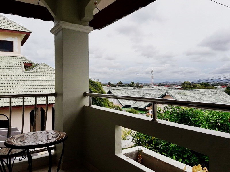 House for rent East Pattaya showing the balcony 