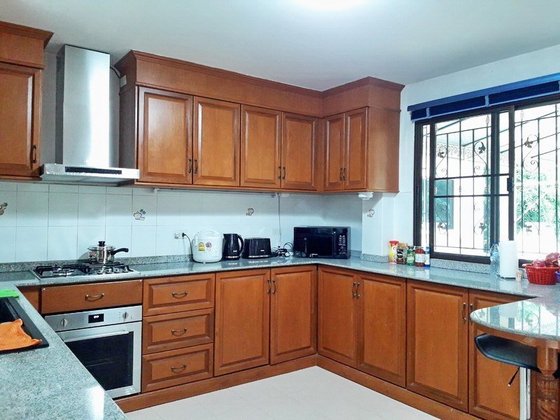 House for rent East Pattaya showing the kitchen 