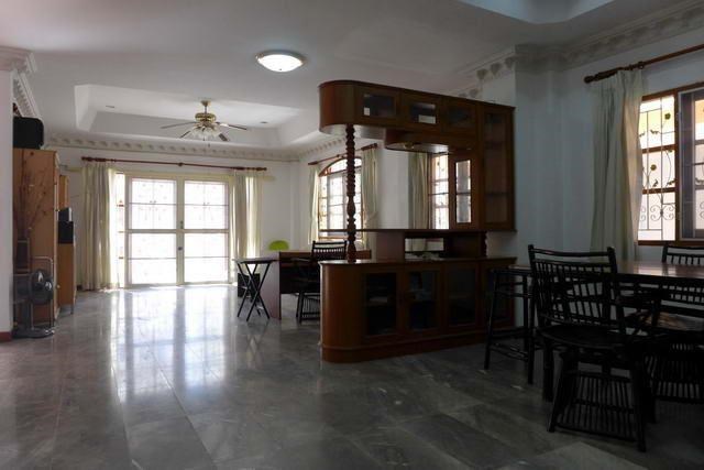 House For Rent Pattaya showing the large living area House For Rent Pattaya showing the large living area
