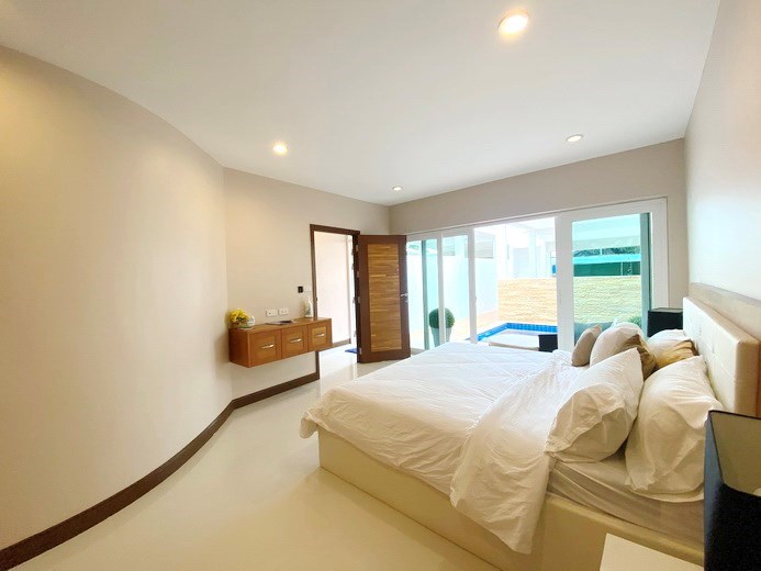 House for sale Bangsaray beach showing the master bedroom 