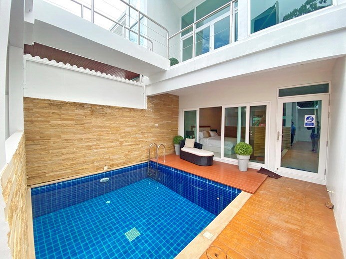 House for sale Bangsaray beach showing the pool and house 
