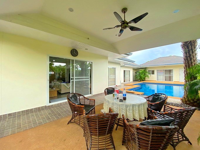 House for sale East Pattaya showing the covered terrace and pool 