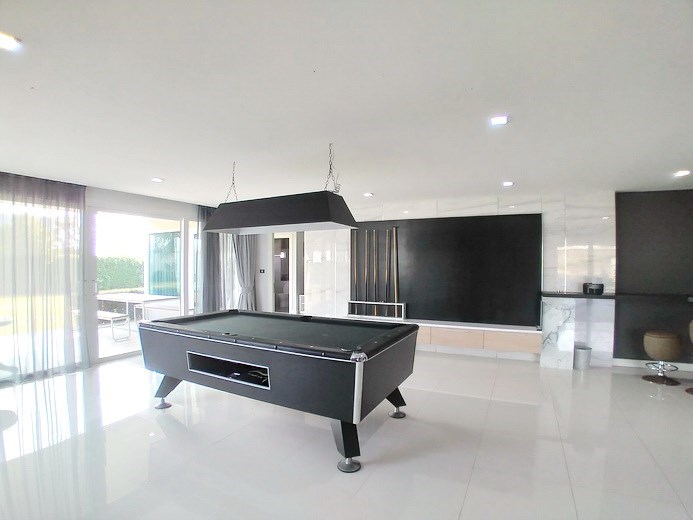 House for sale East Pattaya showing the entertainment room and covered terrace 