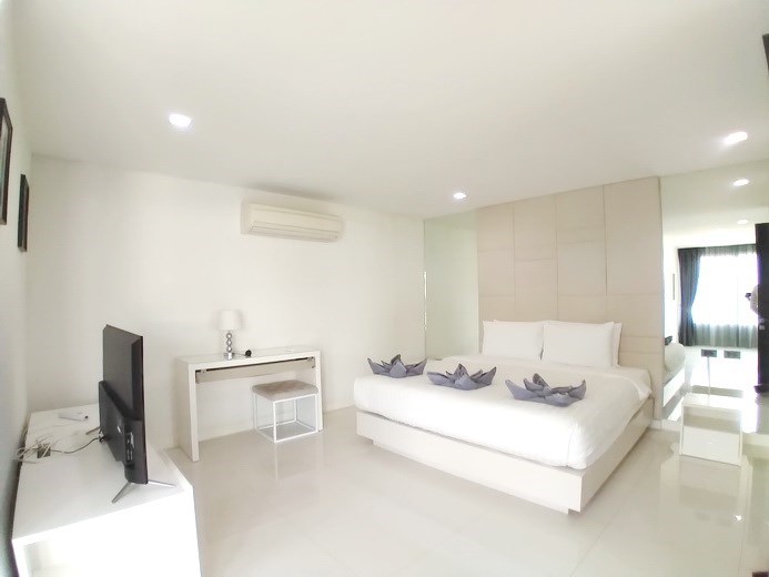 House for sale East Pattaya showing the fourth bedroom suite 