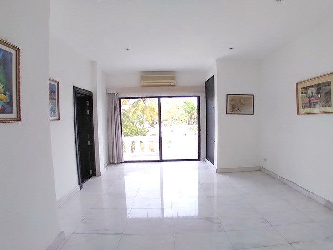 House for sale East Pattaya showing the fourth bedroom suite 