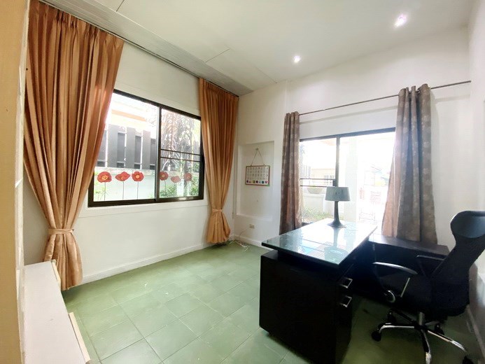 House for sale East Pattaya showing the office 