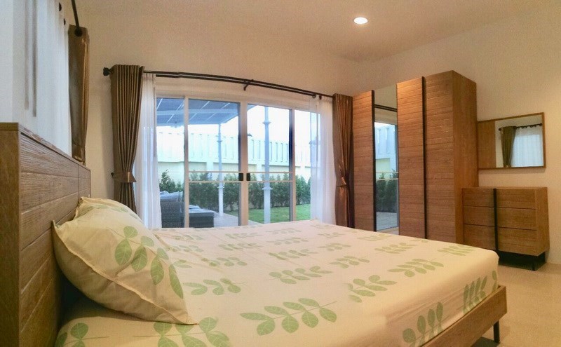 House for sale East Pattaya showing the second bedroom with garden view House for sale East Pattaya showing the second bedroom with garden view