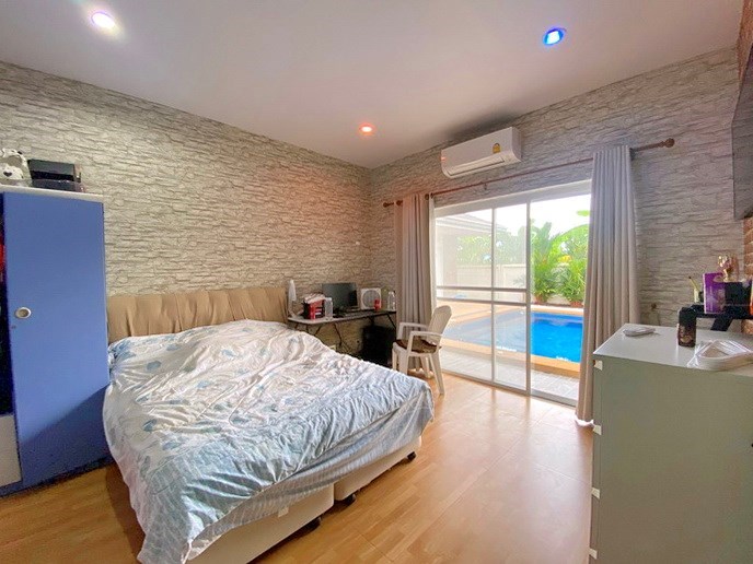 House for sale East Pattaya showing the second bedorom