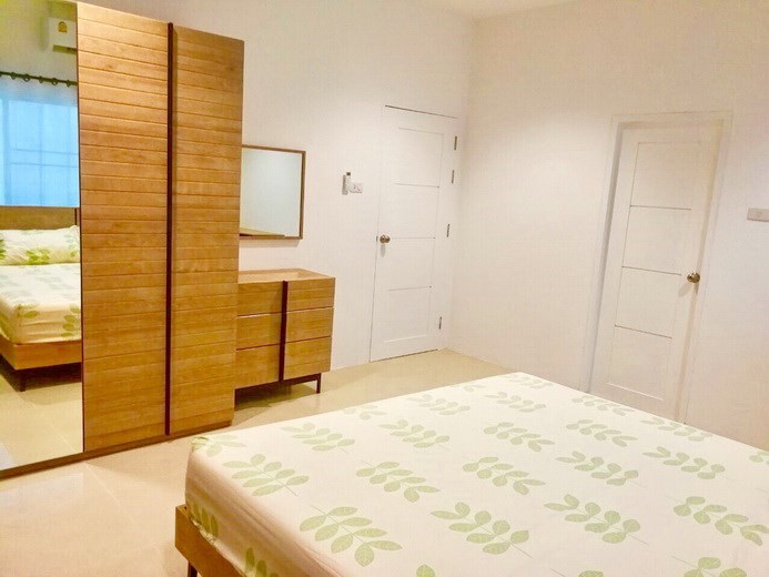 House for sale East Pattaya showing the second bedroom suite House for sale East Pattaya showing the second bedroom suite
