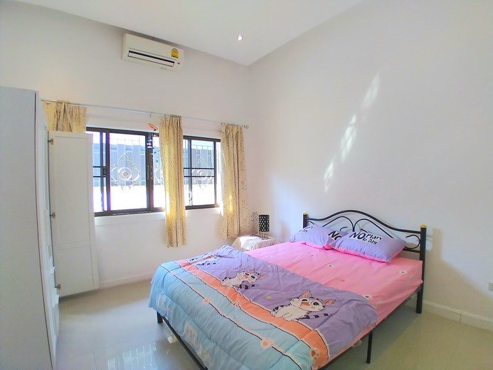 House for sale East Pattaya showing the third bedroom 