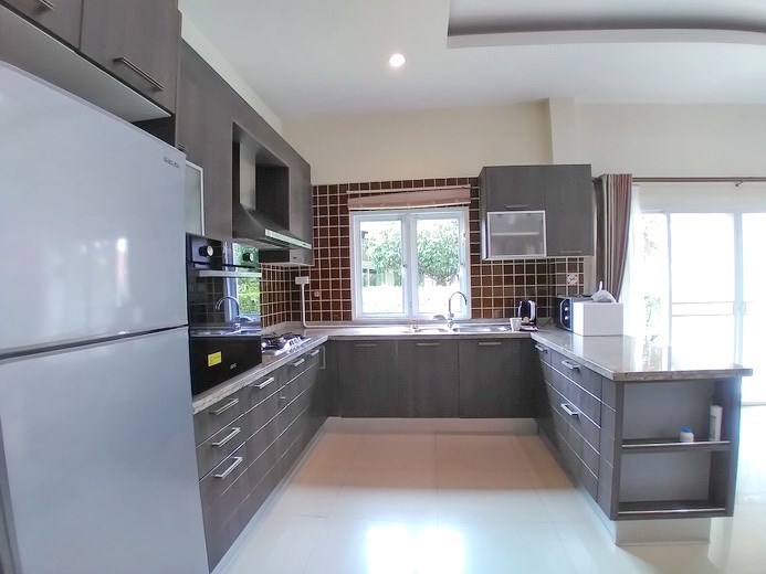 House for sale Huay Yai Pattaya showing the kitchen  